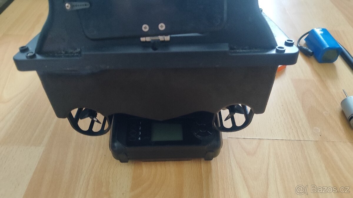 Zakrmovací zavážecí lodička loďka rybářská s GPS - 2