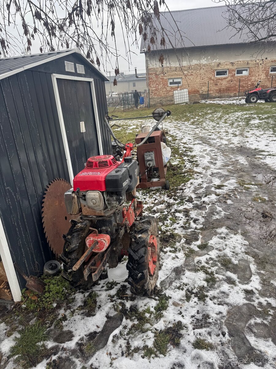 Vari 4t s příslušenstvím - 2