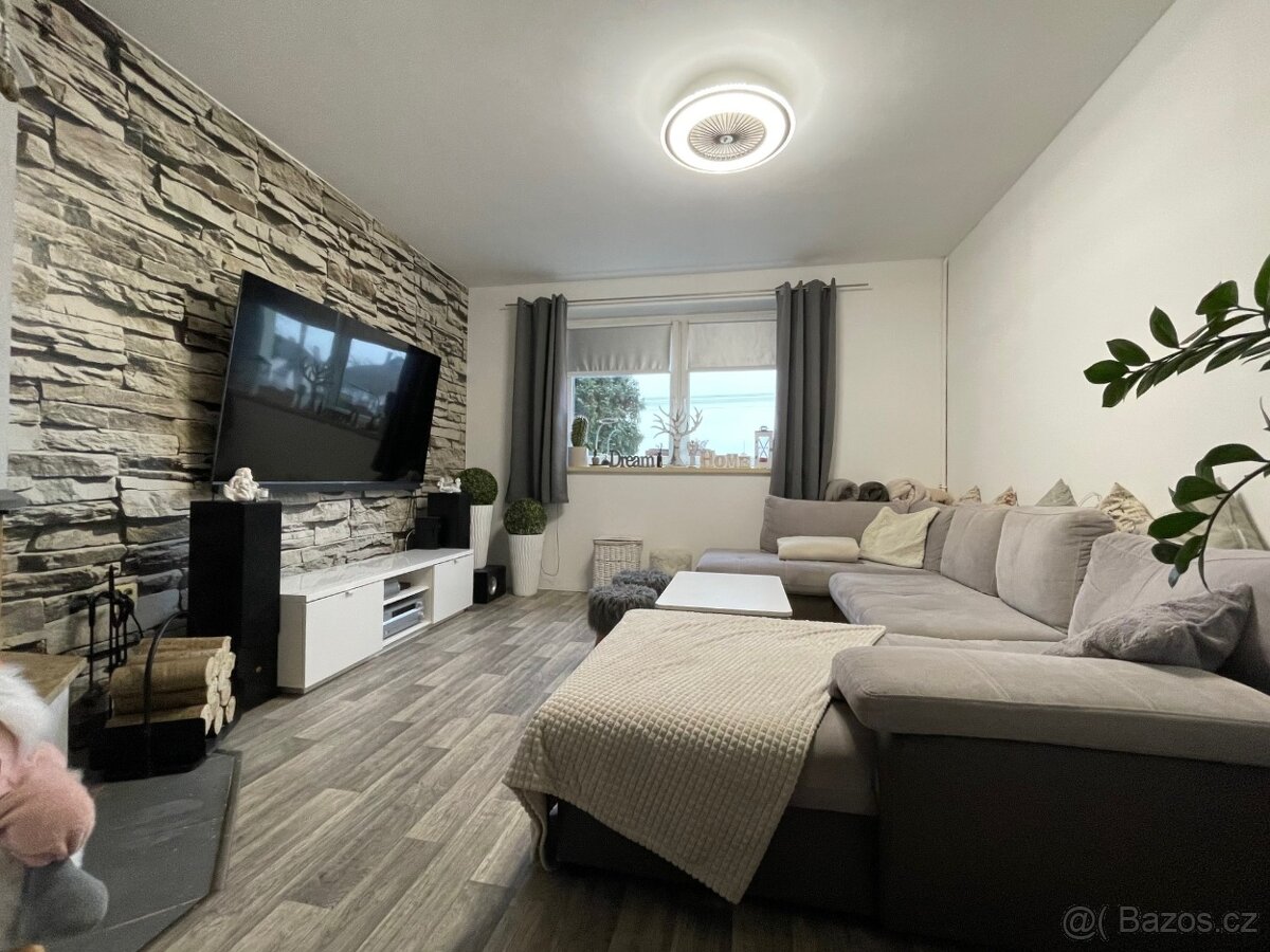 PRODEJ RD UHERSKÉ HRADIŠTĚ, SADY - 2