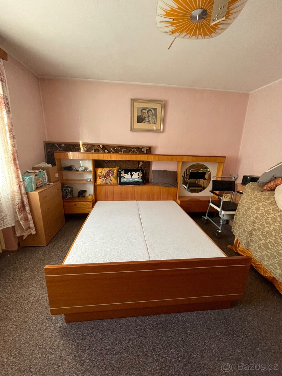 Postel a skříně - 2