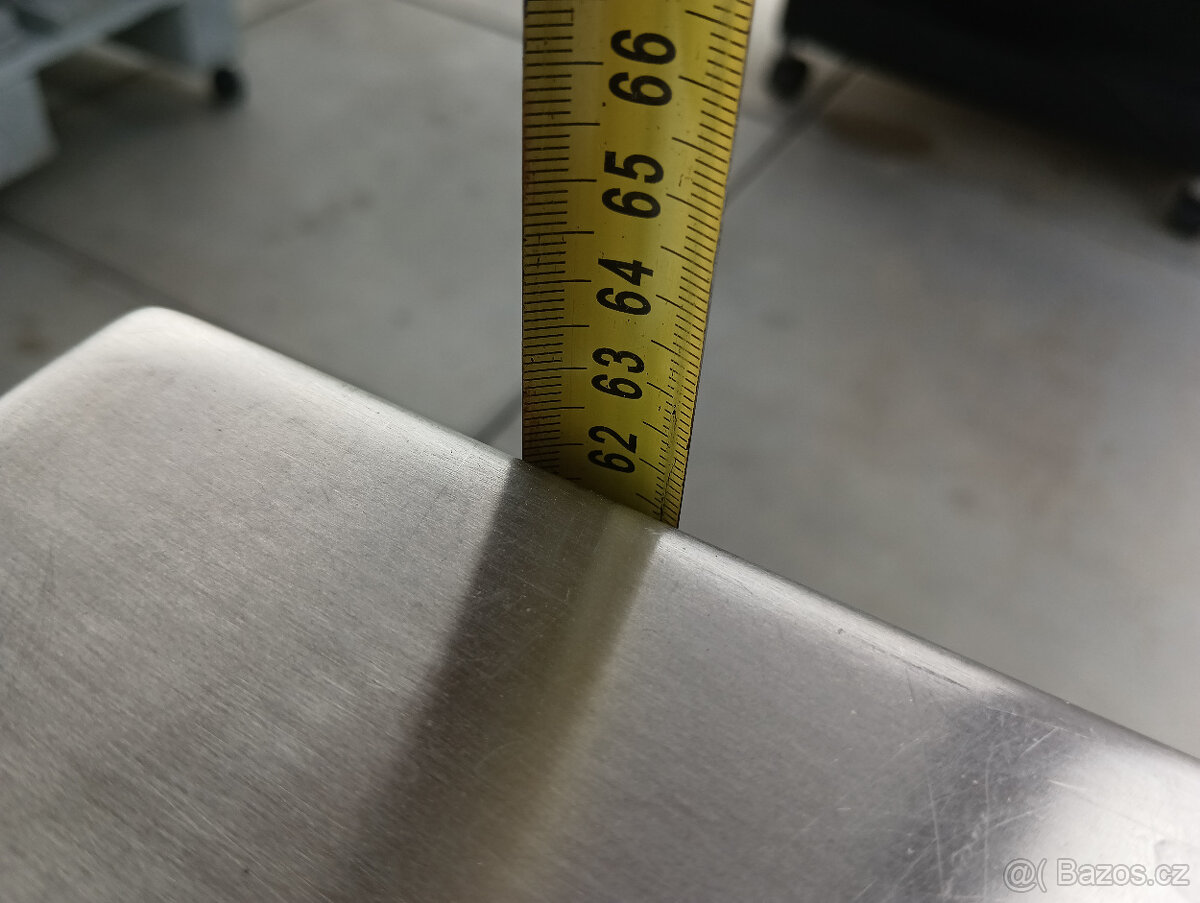 Luxusní nerezový stůl - 2