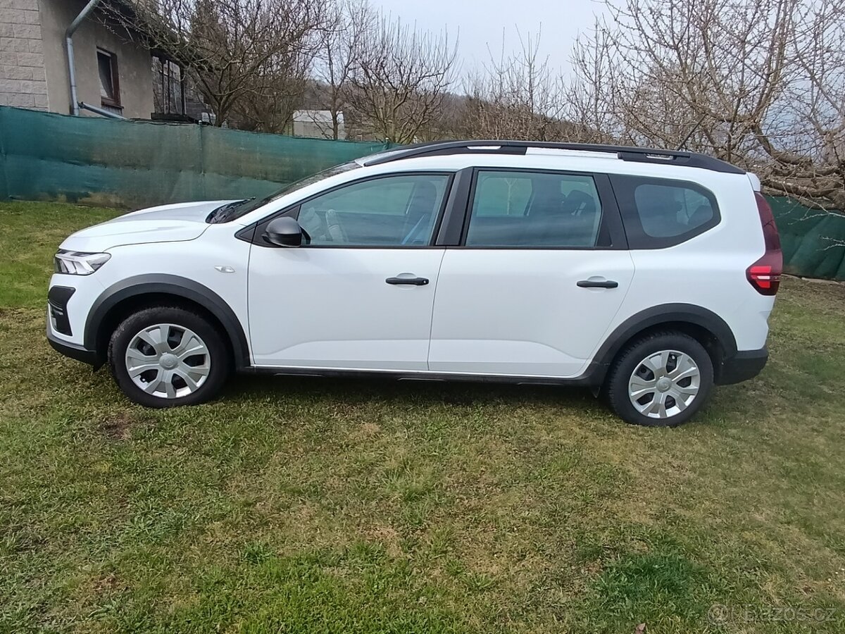 Jogger, LPG, 7 míst, 10 000km - 2