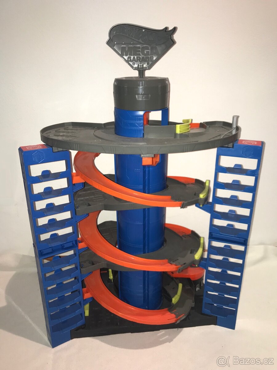 Hotwheels mega garáž - 2