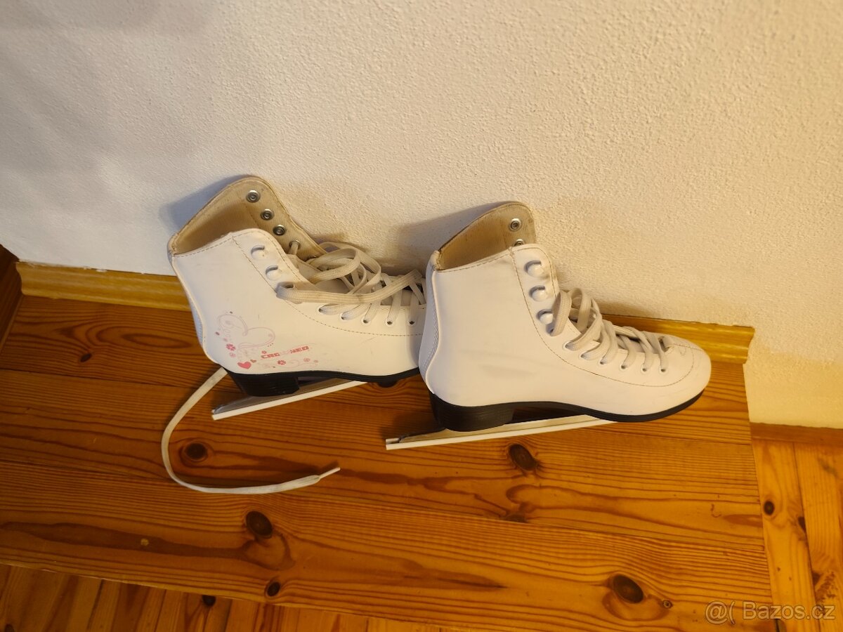 Dívčí zimní brusle - 2
