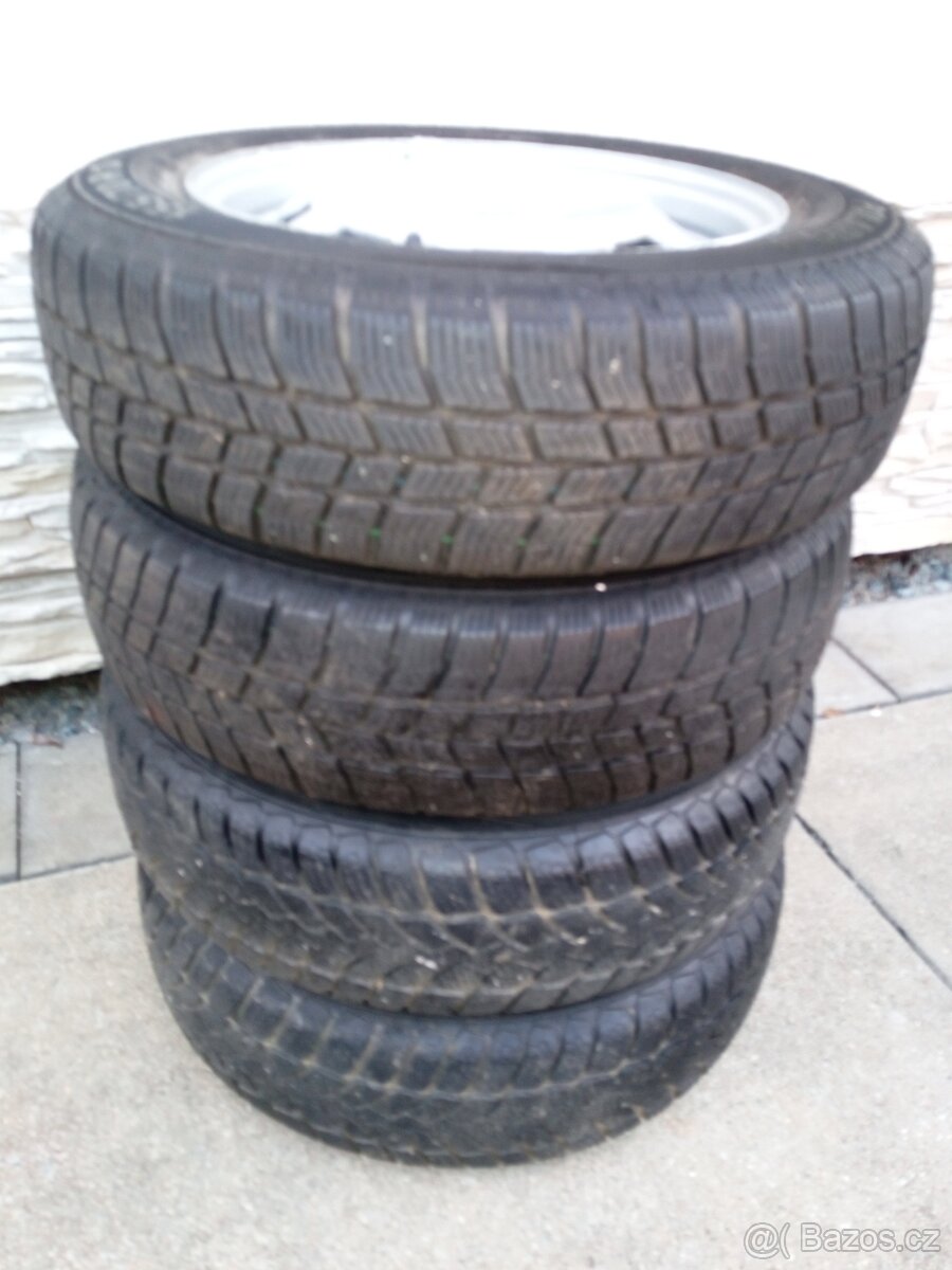 Starší zimní kola 155/70 R13 - 2