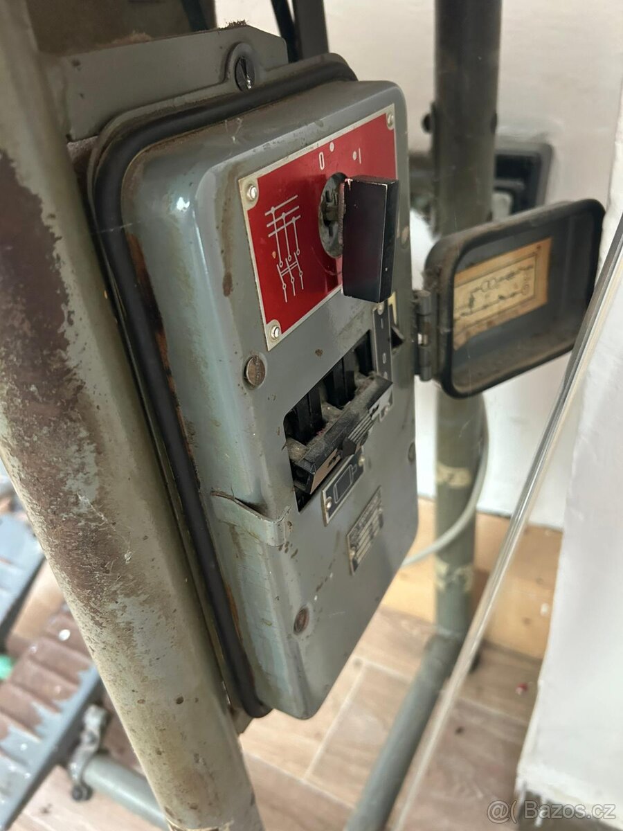 Daruji šicí stroj za odvoz - 2