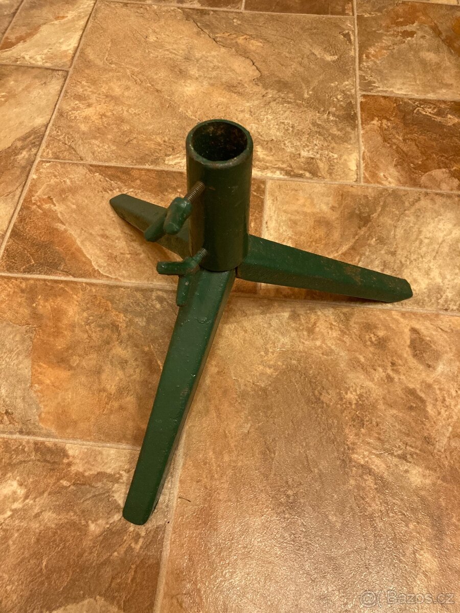 Stojan na stromeček litinový - kovový - 2