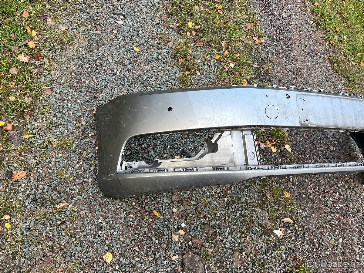 Prodám přední nárazník na Passat B7 - 2