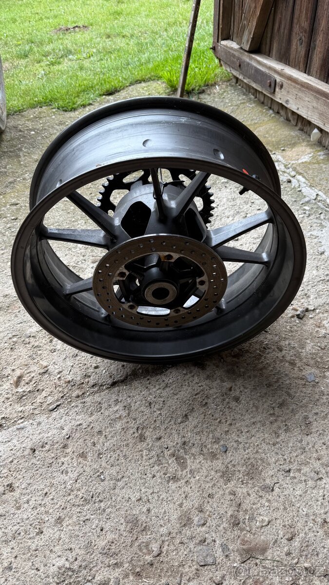 Zadní kolo bmw s1000rr - 2