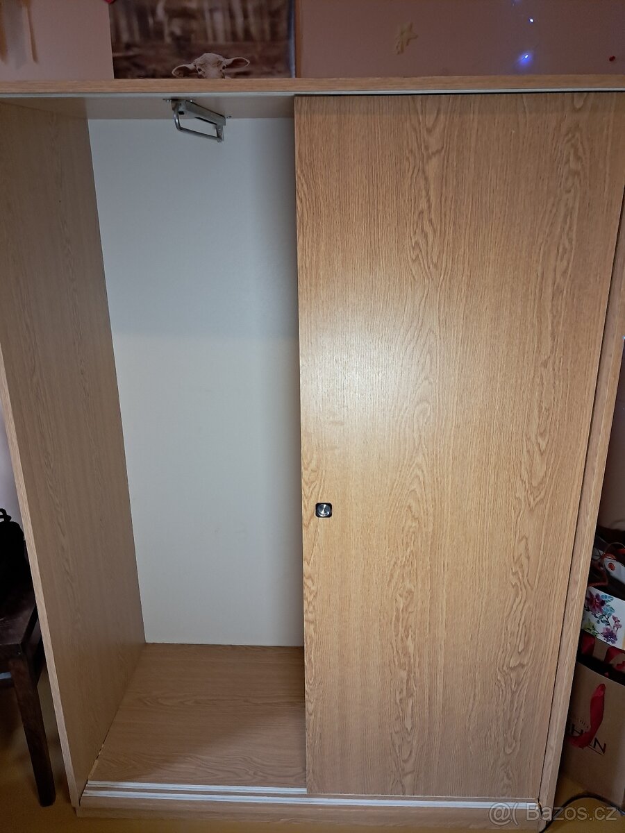 Skříň pro oblečení - 2