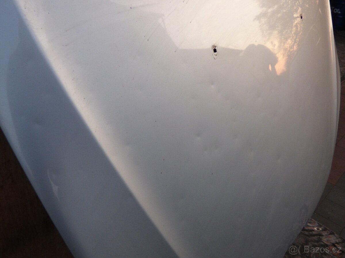 Peugeot 407 přední kapota - 2