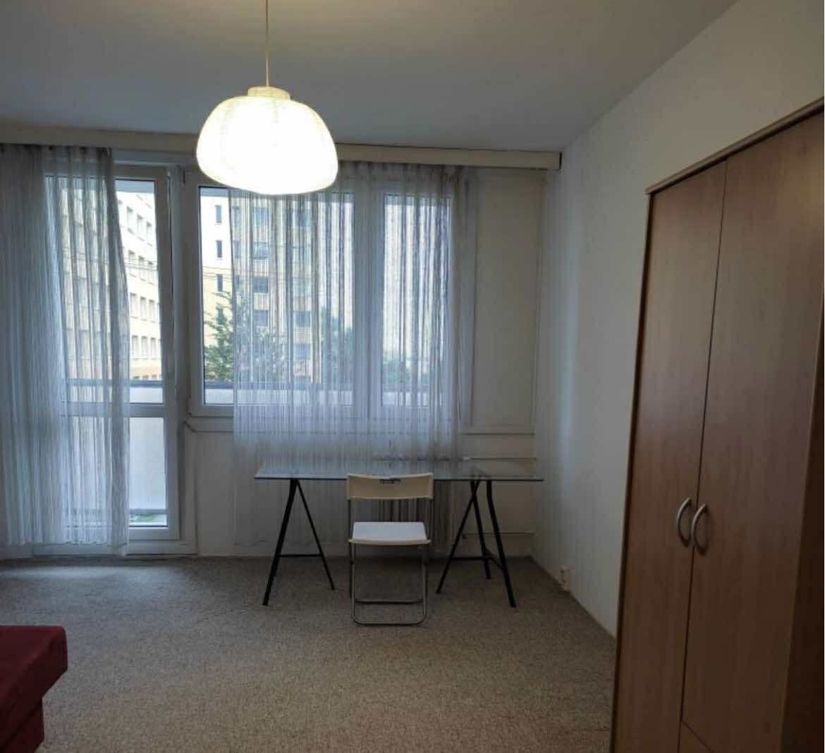 neprůchozí samostatný pokoj - 2