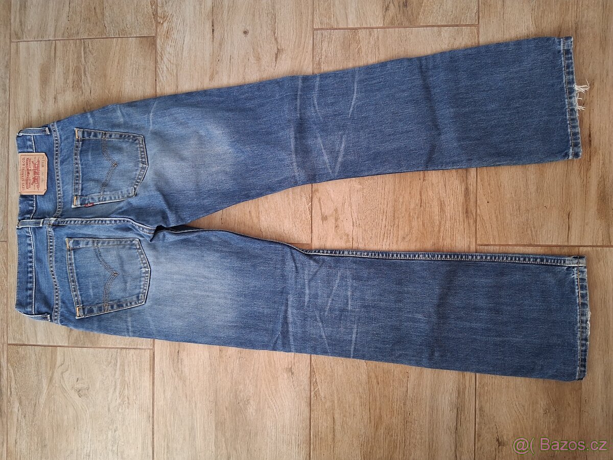 Levis, velikost 28 - 2