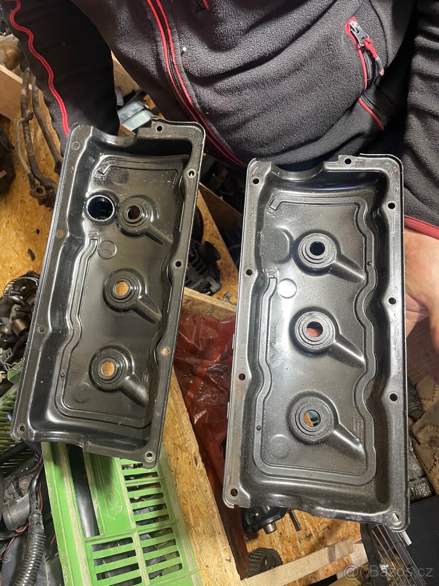 Ventilové víka a sací potrubí Audi A6 C5 - 2