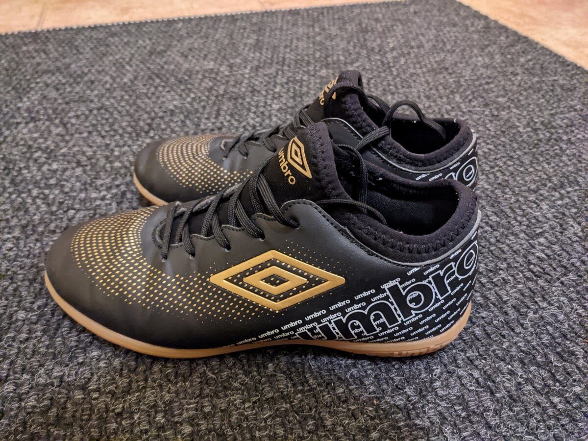 Kopačky Umbro vel. 34 - 2