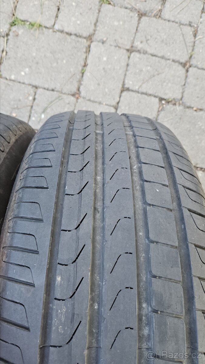 Pirelli Cinturato P7 225/60 R16 98Y - 2
