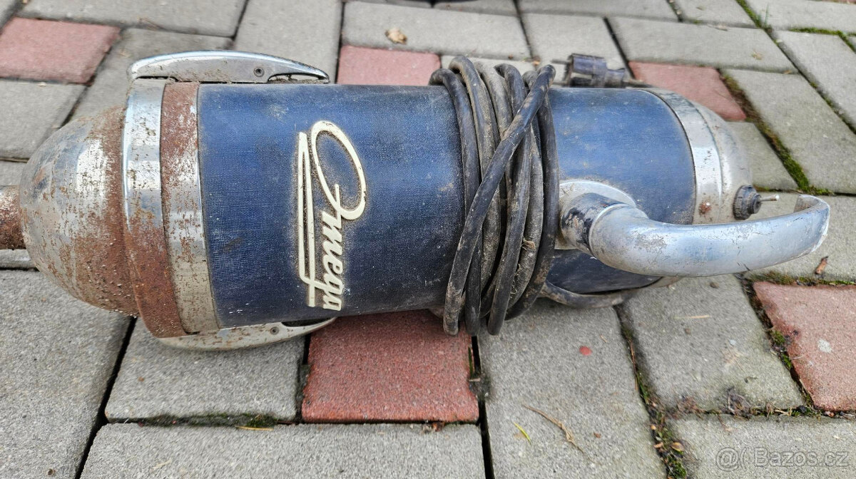 Retro vysavač Omega - 2