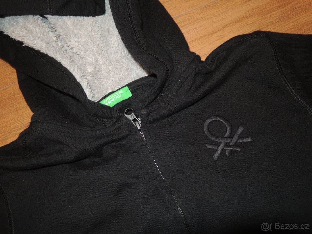 Černá mikina s kapucou Benetton - 2