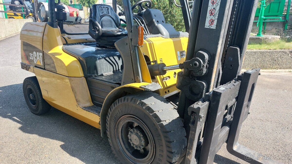 caterpillar GP55NT 5,5t - 2