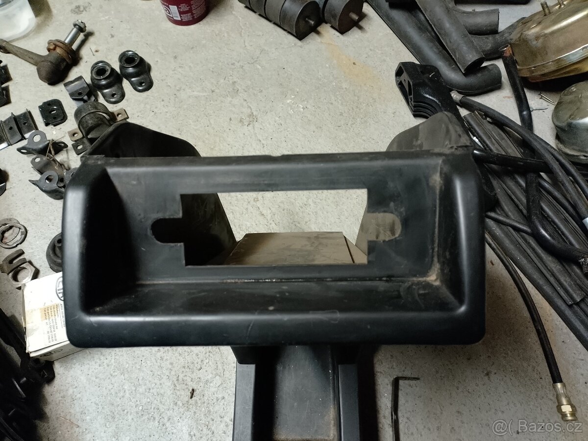 Škoda 105L 120L 125L panel rádia - 2