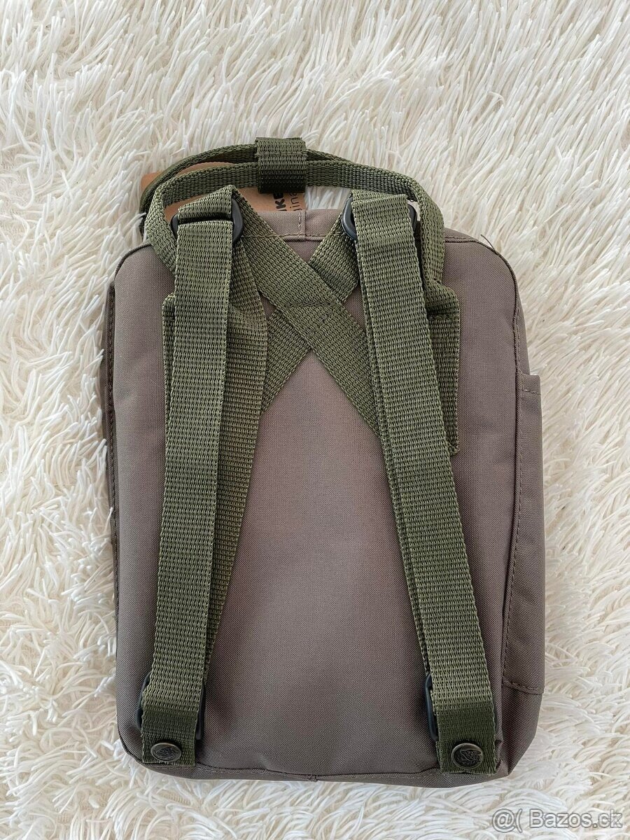 Nový batoh Fjällräven Kanken military 7L - 2