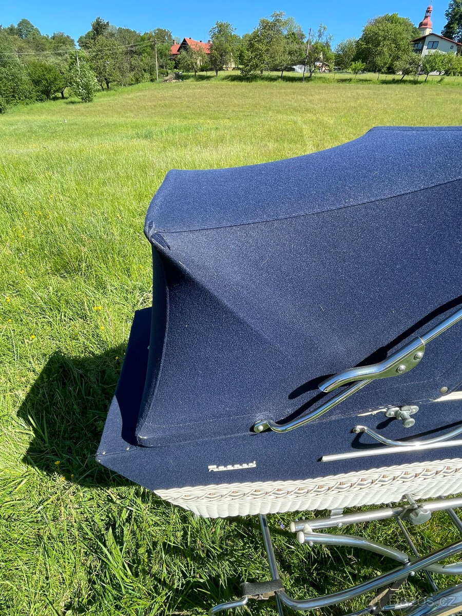 Retro kočárek zn. Record - 2