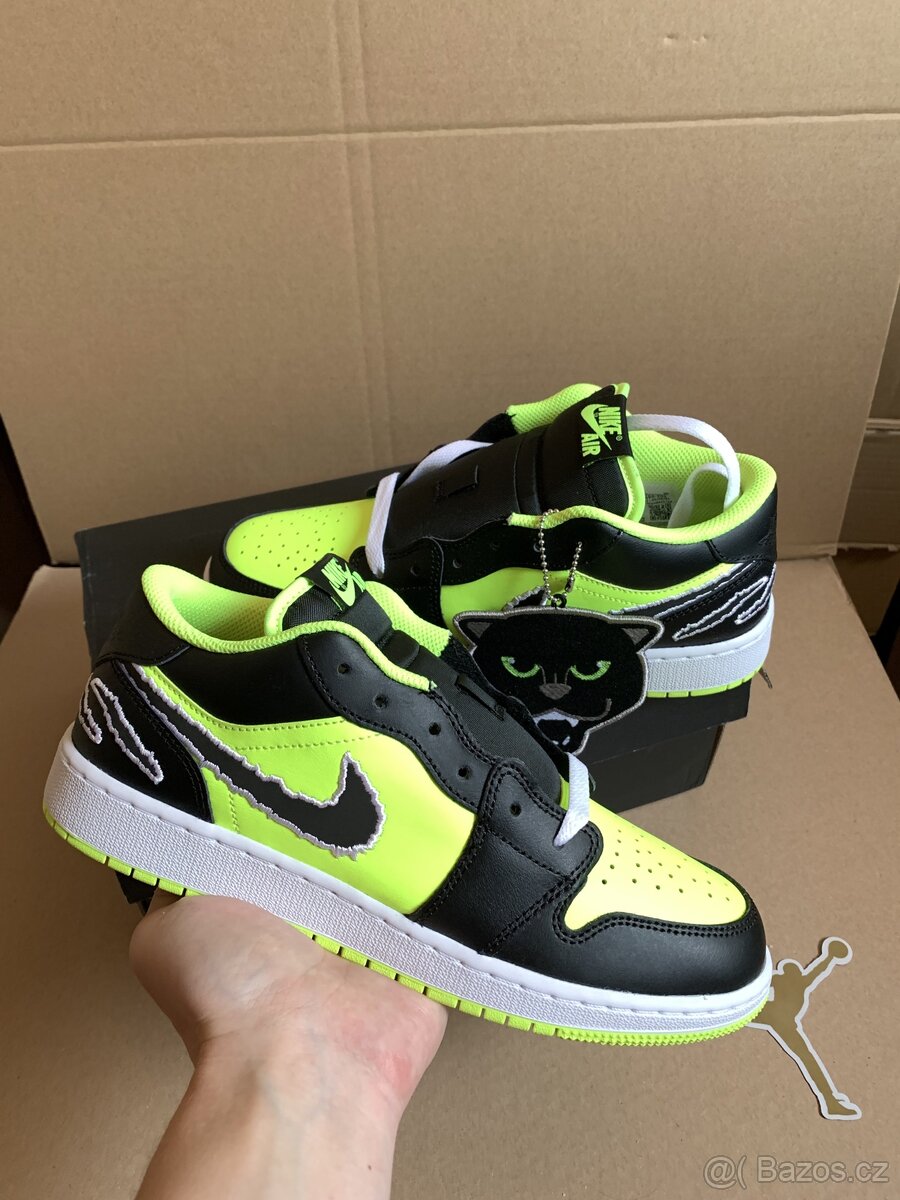 Air Jordan 1 Low Black Cat Volt - 2