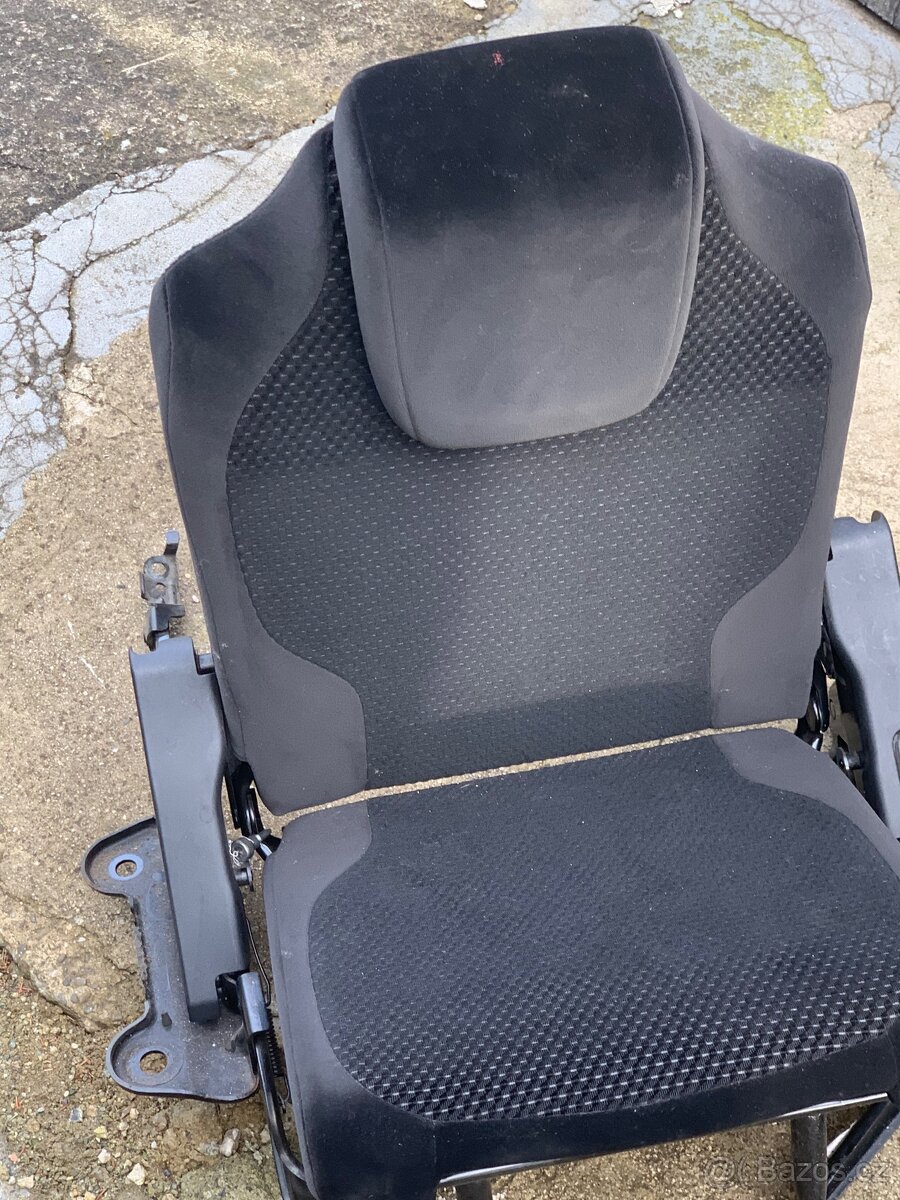 Citroen C4 Grand Picasso 6a7 sedadlo - 2