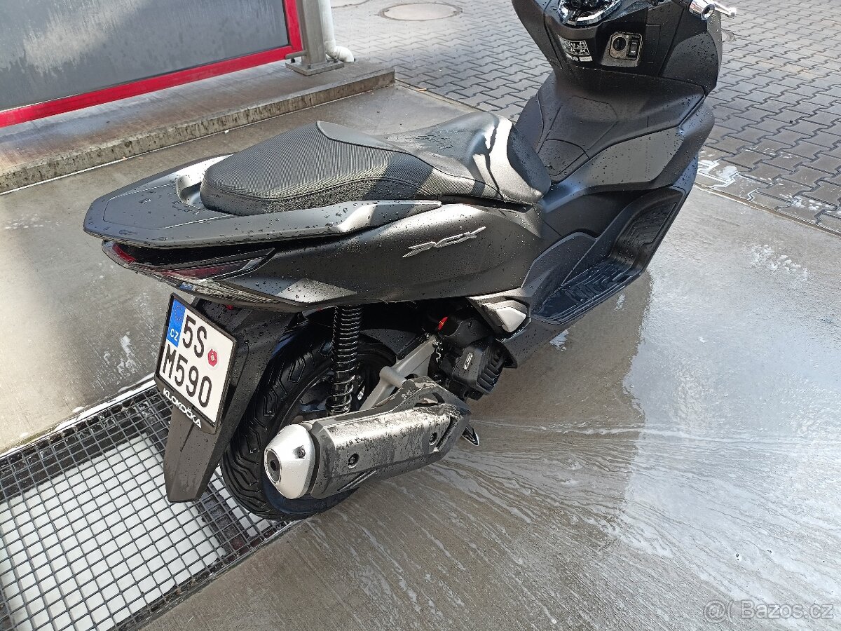Honda pcx 125 , 2025 , 1400 km - 2