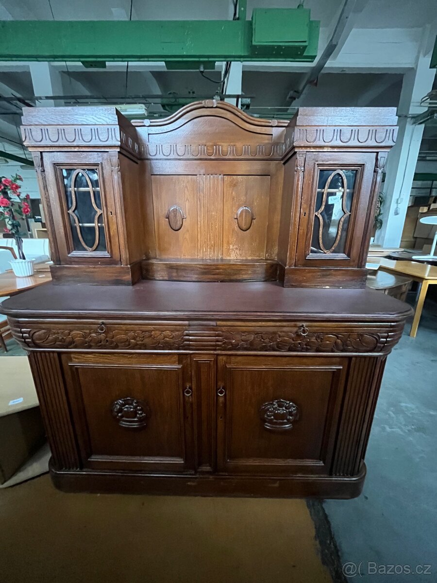 Starožitná komoda - 2