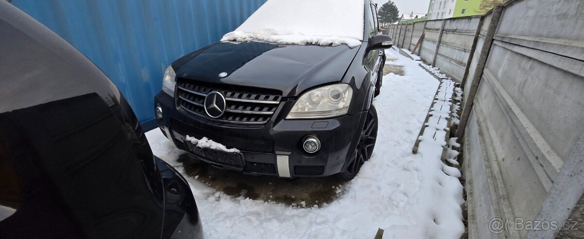 Mercedes Benz ML63 AMG - 2