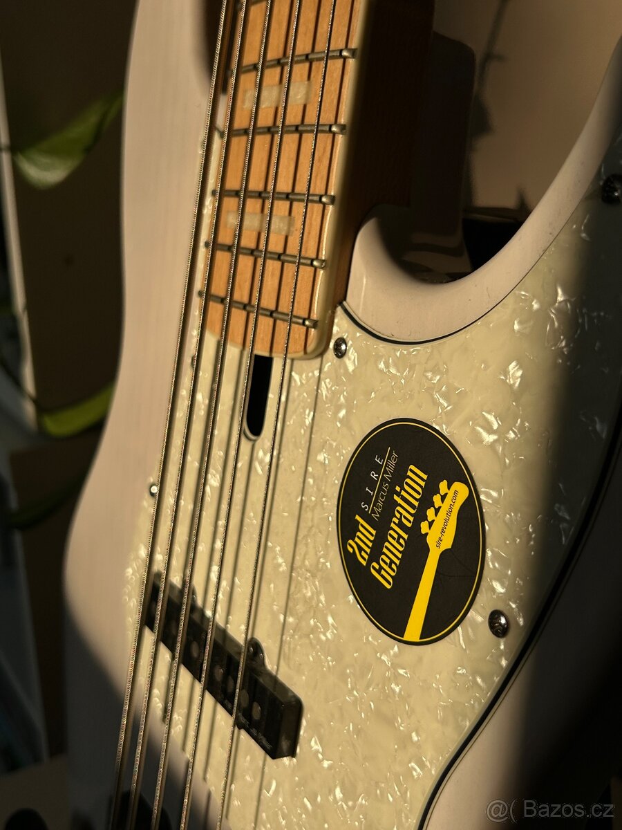 Baskytara Marcus Miller - 2