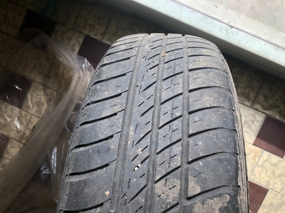 Prodám pneu 175/65R14 - 2