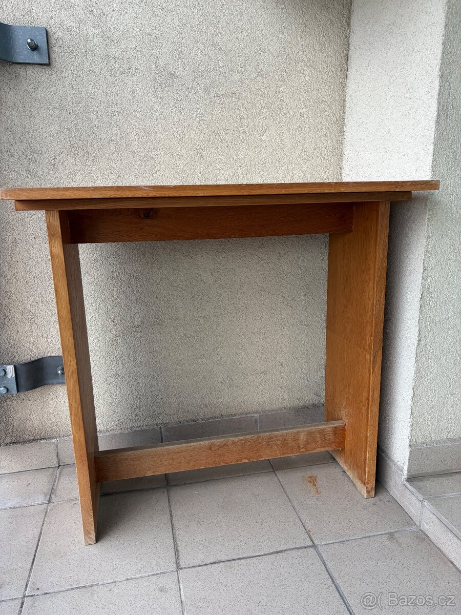 2 židle + stolek - 2