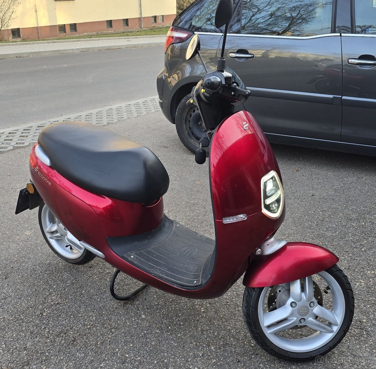 Elektrický skútr ECOOTER E1 - 2