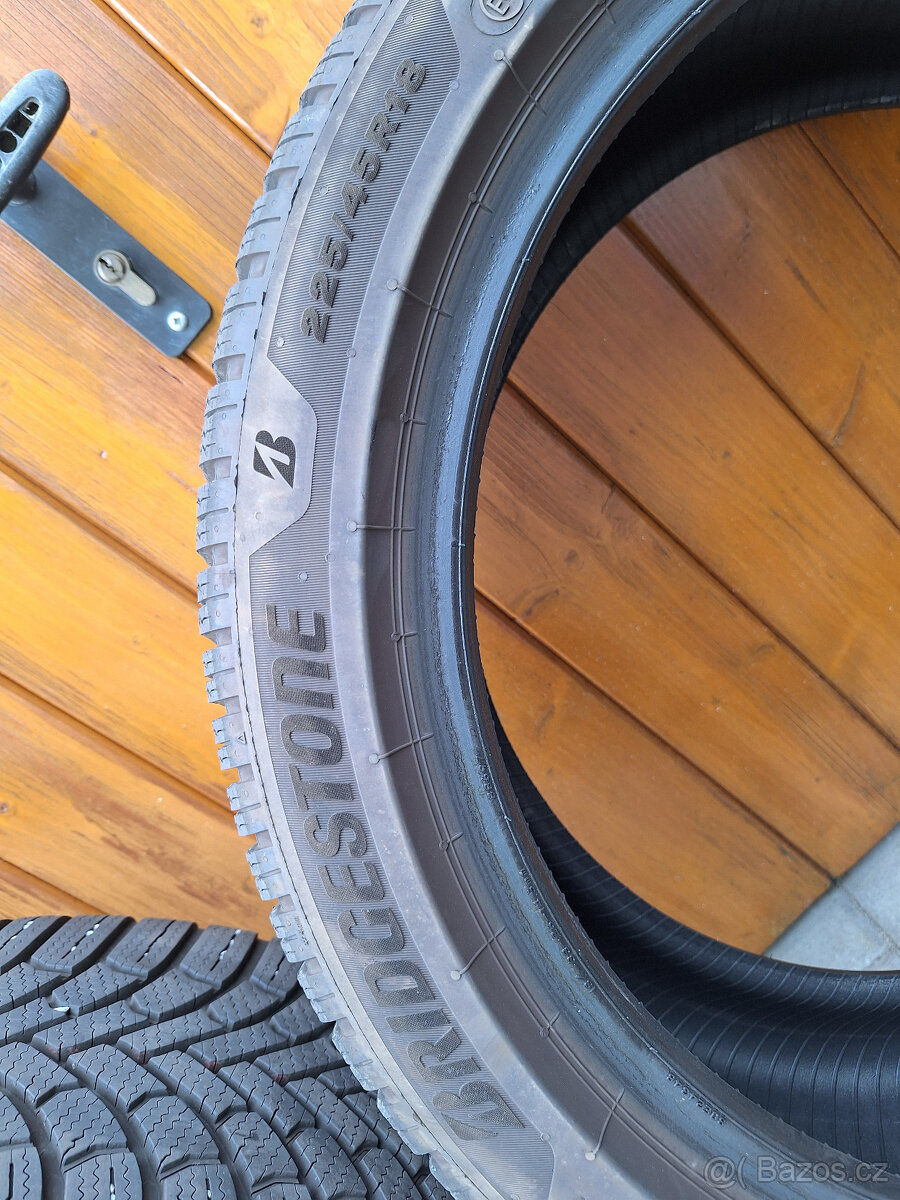 Zimní pneu 225/45 R18 - 2