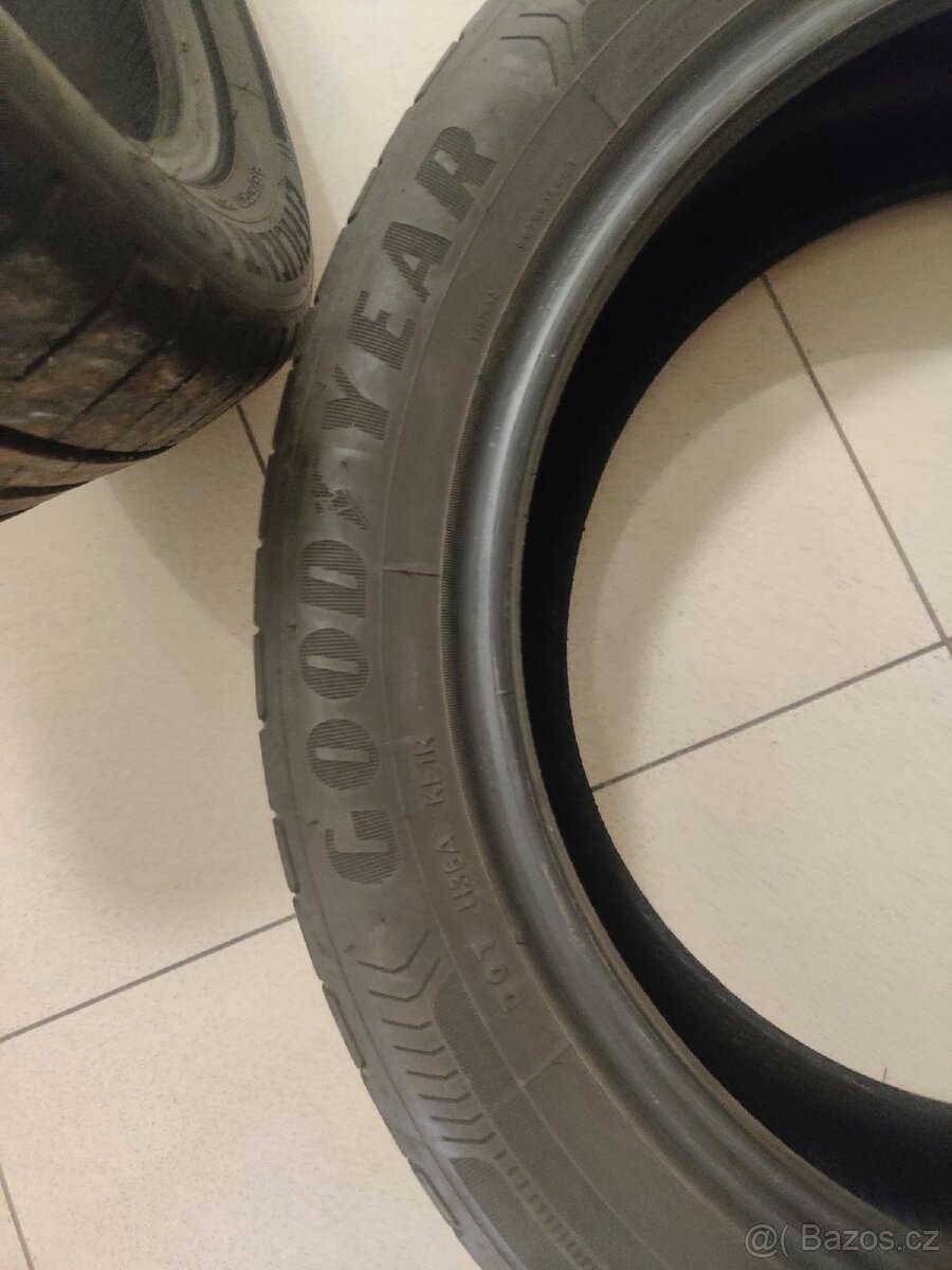 GoodYear 215/50 r17 - 2