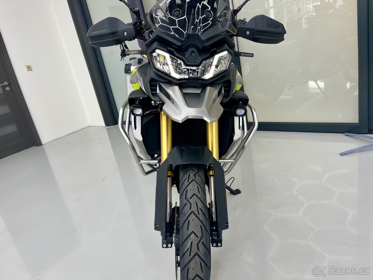 VOGE 900 DSX