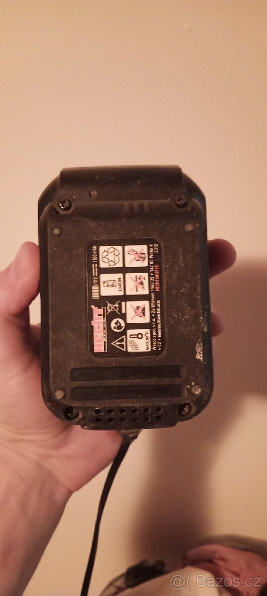 HECHT akumulátor a nabíječka - 2