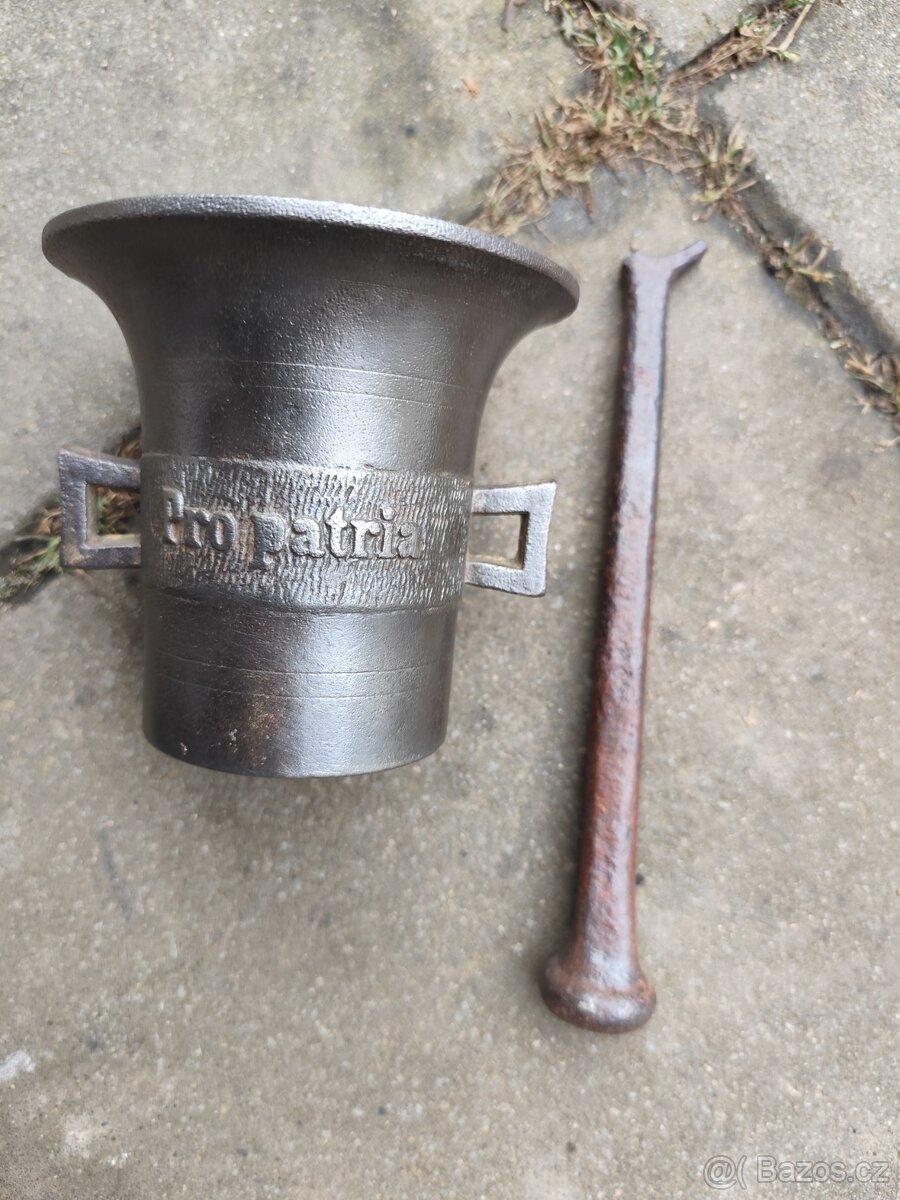 Válečný hmoždíř RU - 2