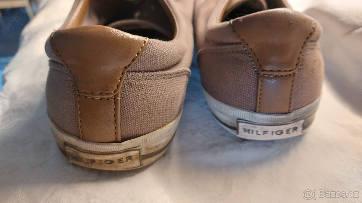 Plátěné Tommy Hilfiger 44 - 1.pár - 2