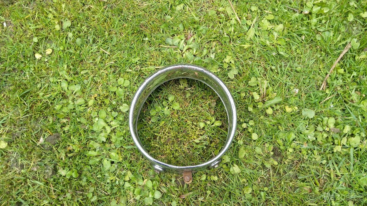 Chromovaný rámeček předního světla Škoda Octavia - 2