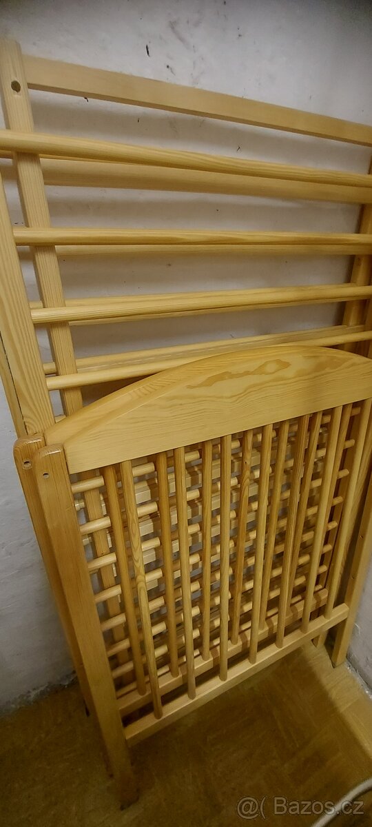 Set věci - postýlka, jídelní židlička.... - 2