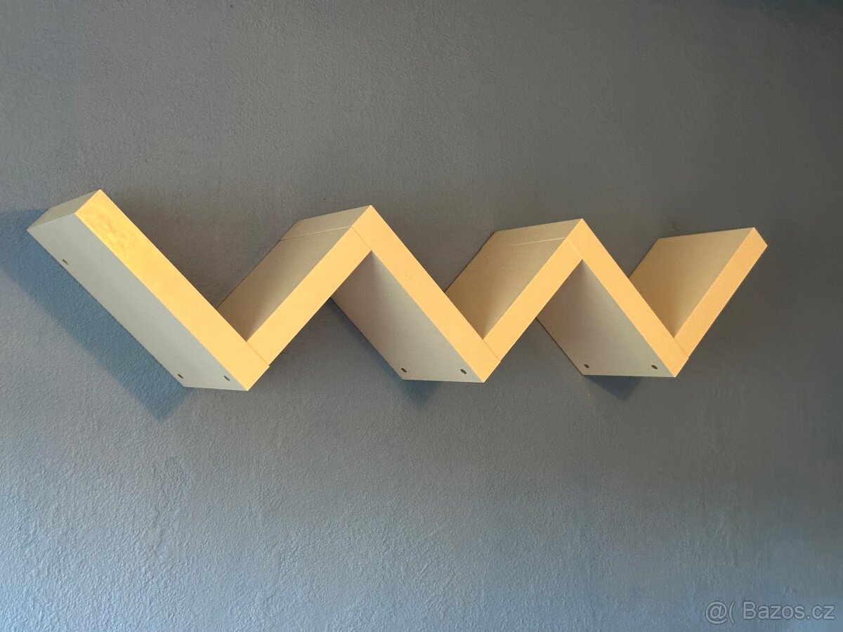 Police na zeď ikea - 2