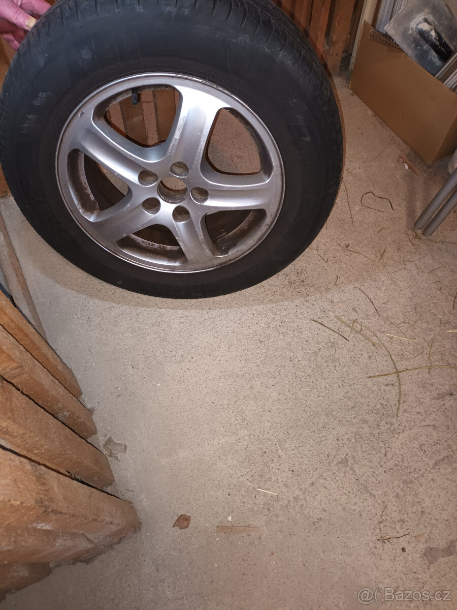 Letní pneu včetně disků Škoda Octavia I. - 2