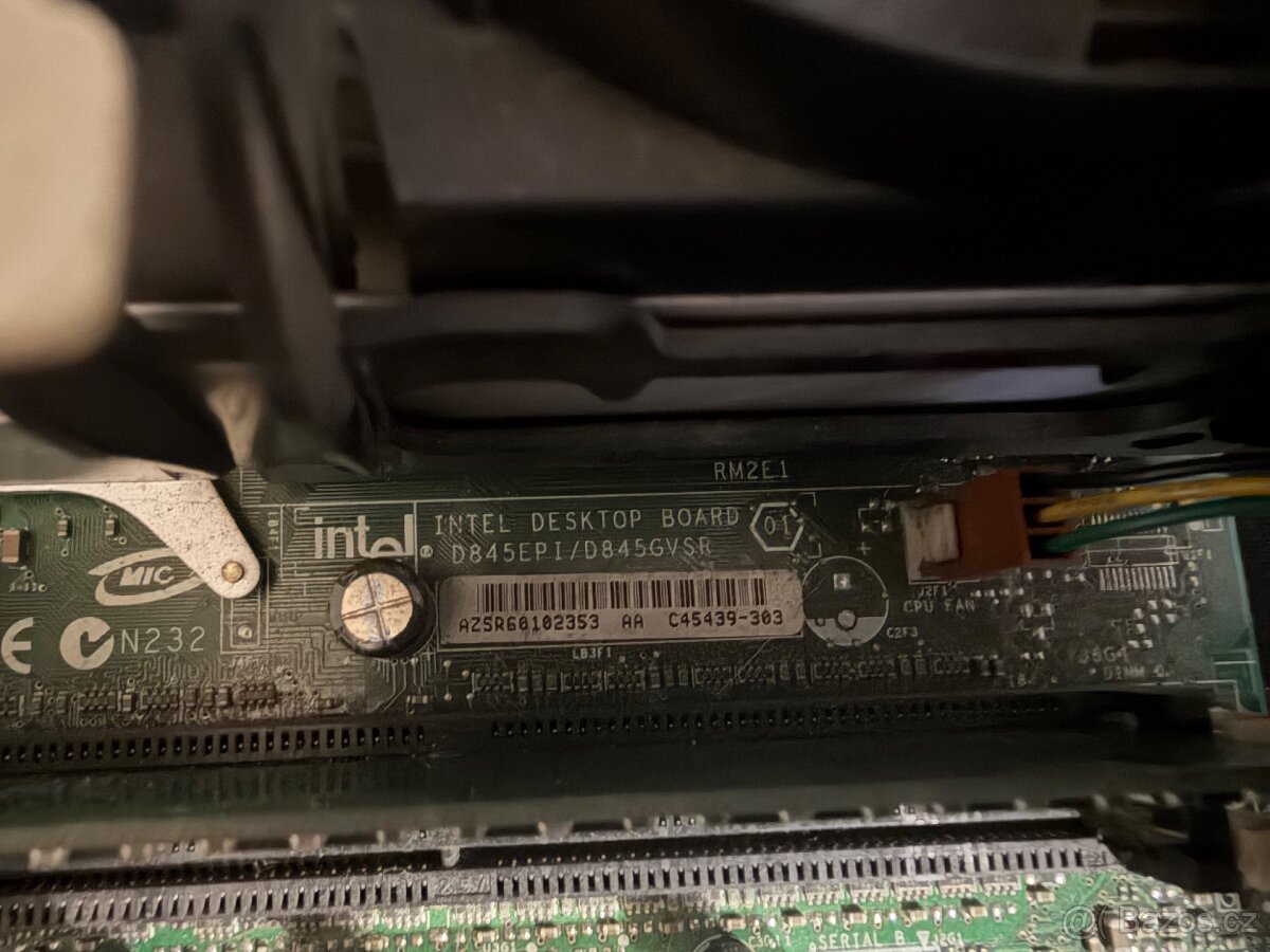 Intel základní desku + CPU Celeron 2.26GHz + 512MB RAM - 2