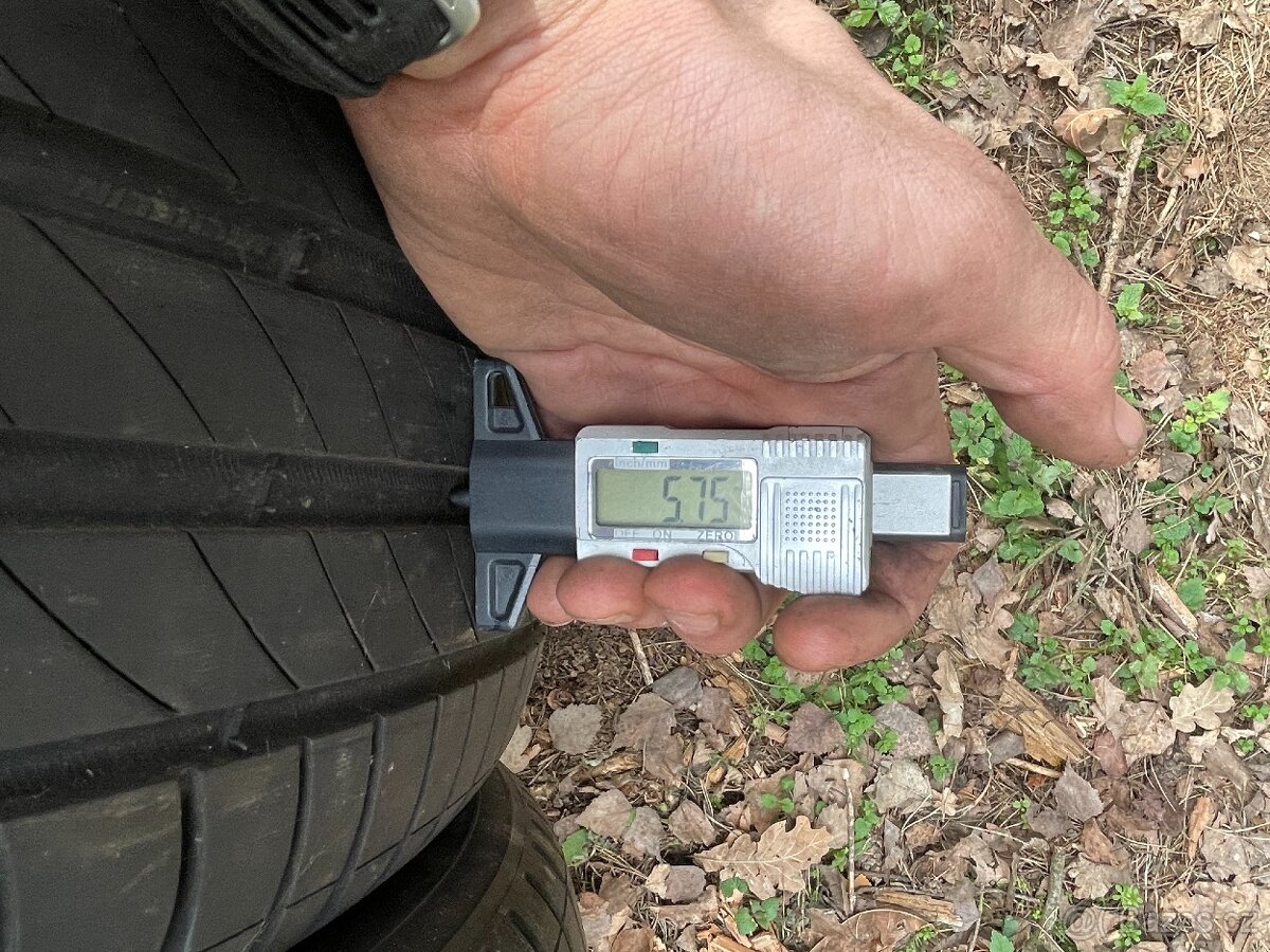 Dvě letní pneu 225/45/18 Michelin - 2