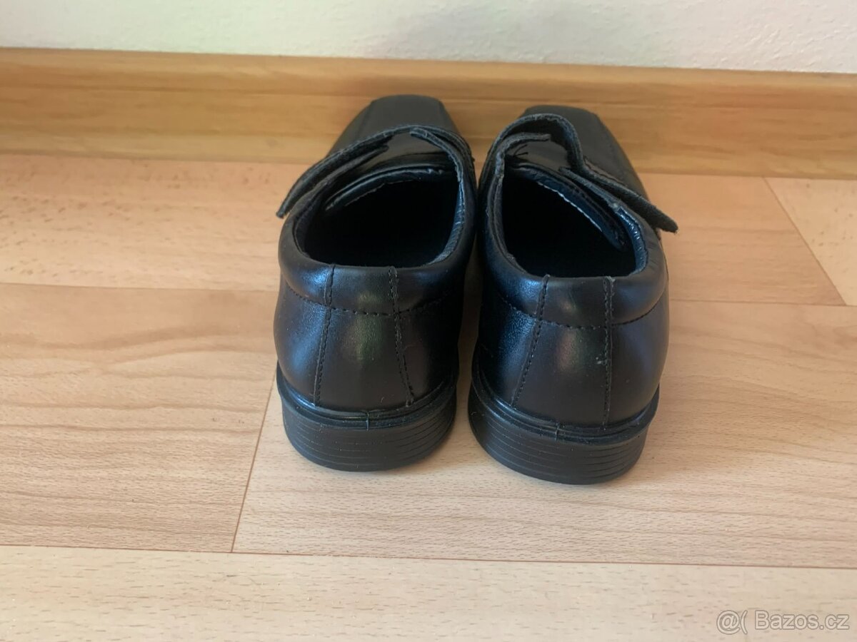 Sváteční černé boty, vel. 32 - 2