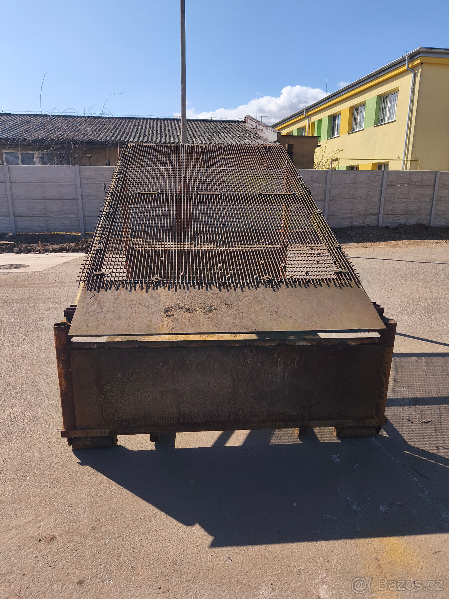 kastrovací nástavba Avia - 2