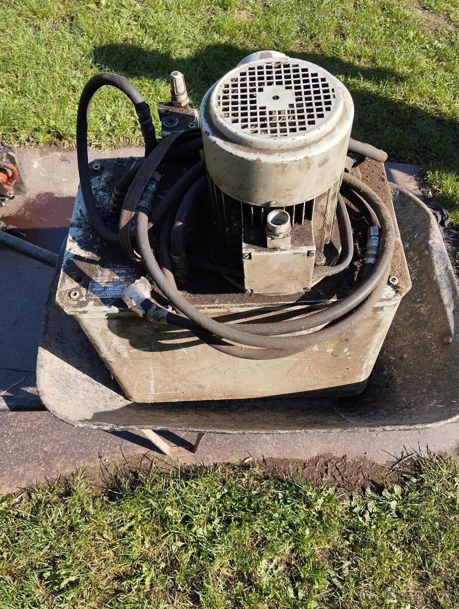 Hydraulická jednotka - 2